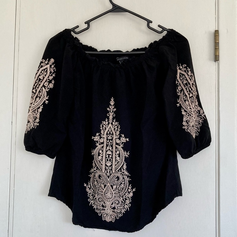 Signature Studio Black Embroidered Blouse